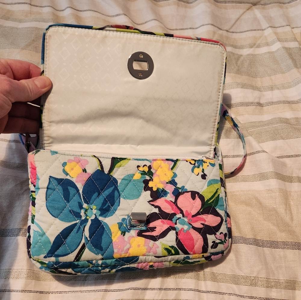 Vera Bradley - Picture 2 of 7